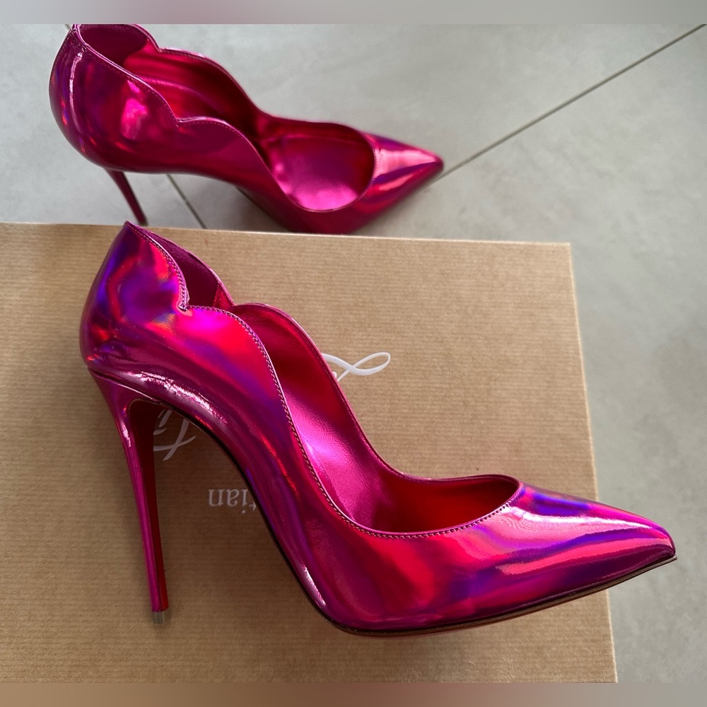 NWT Christian Louboutin pumps